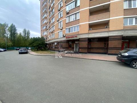 комерційна за адресою Машинобудівників вул., 1-А