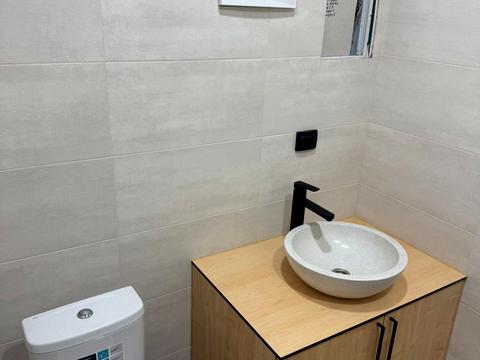 комерційна за адресою Красная, 1