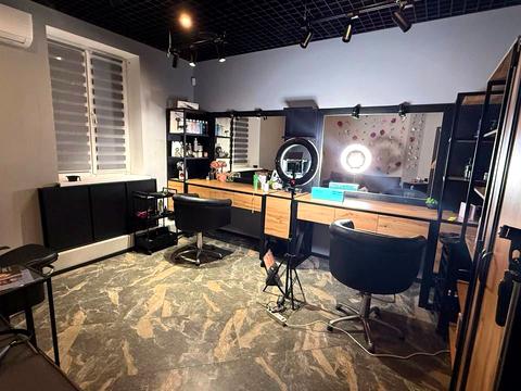 комерційна за адресою Красная, 1