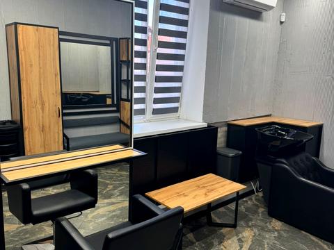 комерційна за адресою Красная, 1