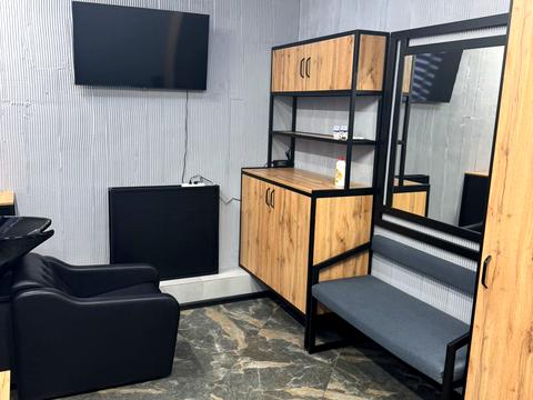 комерційна за адресою Красная, 1