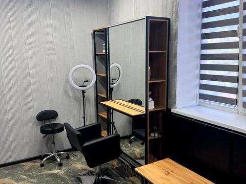 комерційна за адресою Красная, 1