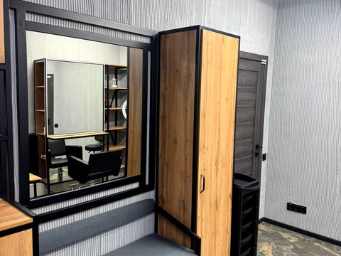 комерційна за адресою Красная, 1