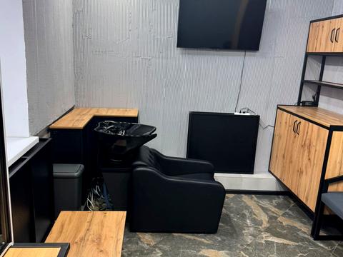 комерційна за адресою Красная, 1