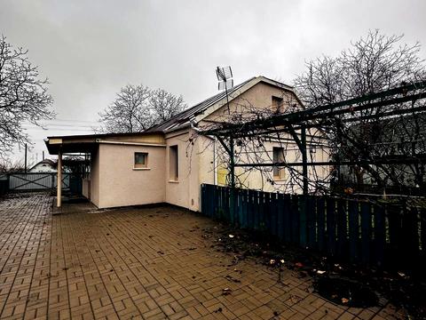 будинок за адресою Квітнева