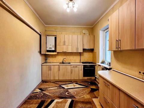 будинок за адресою Квітнева