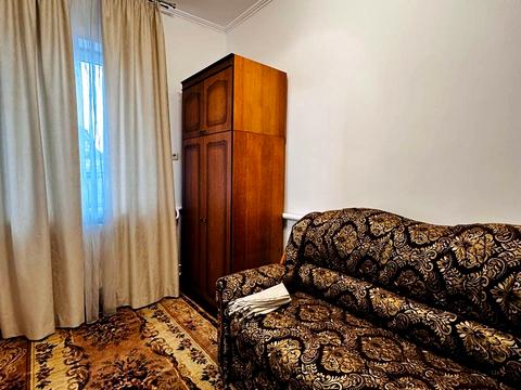 будинок за адресою Квітнева