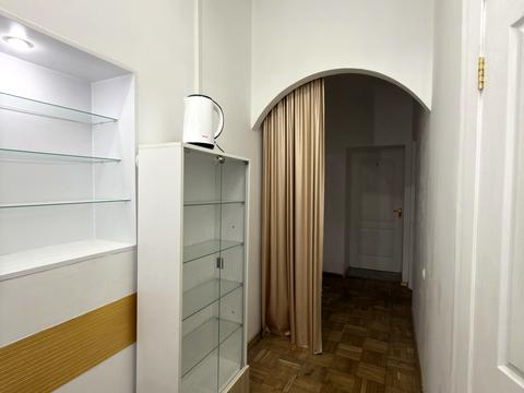 комерційна за адресою Модеста Менцинського вул., 3