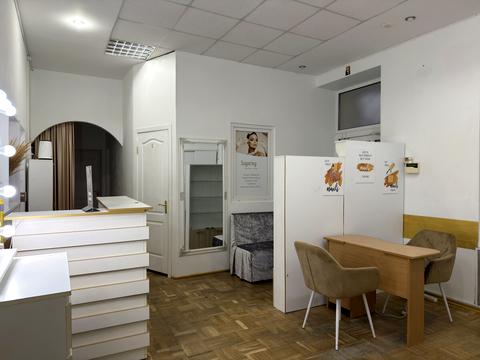 комерційна за адресою Модеста Менцинського вул., 3