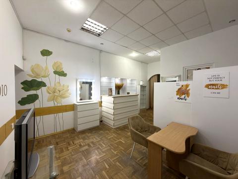 комерційна за адресою Модеста Менцинського вул., 3