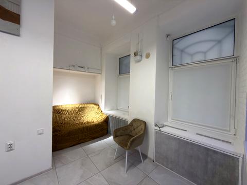 комерційна за адресою Модеста Менцинського вул., 3