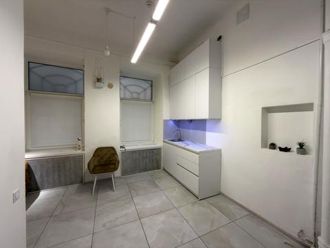 комерційна за адресою Модеста Менцинського вул., 3