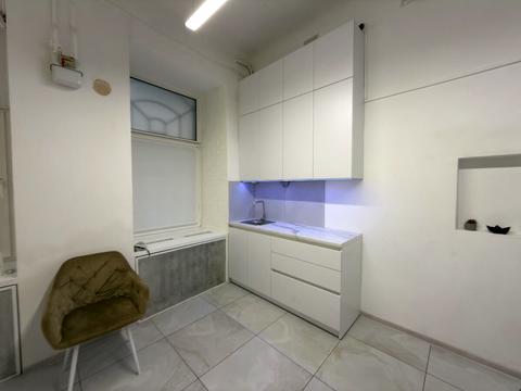 комерційна за адресою Модеста Менцинського вул., 3