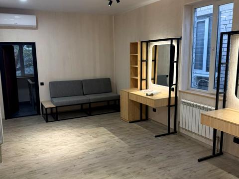 коммерческая по адресу Красная, 1