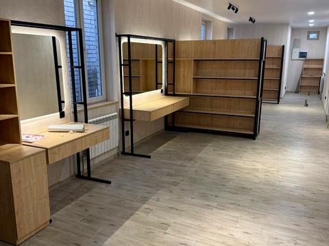 коммерческая по адресу Красная, 1