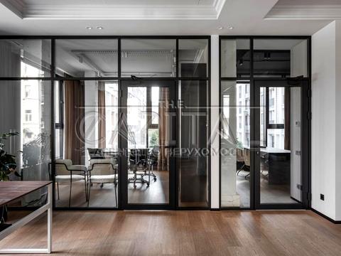 комерційна за адресою Бульварно-Кудрявська вул. (Воровського), 15а