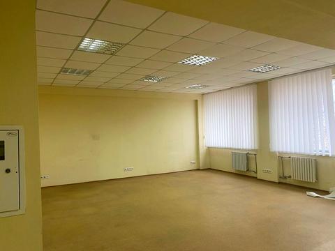 комерційна за адресою Березинська вул., 1