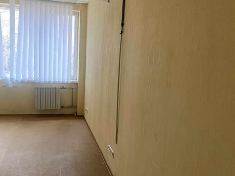 комерційна за адресою Березинська вул., 1