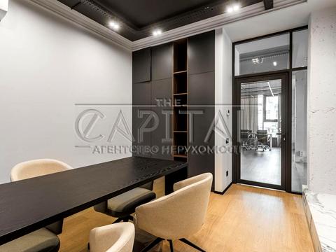 комерційна за адресою Бульварно-Кудрявська вул. (Воровського), 17