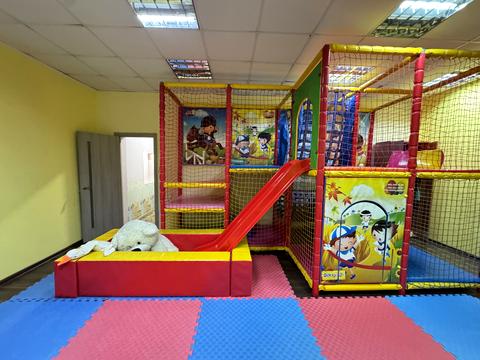 комерційна за адресою Січових Стрільців вул. (Артема), 15