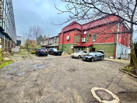 комерційна за адресою Руська вул., 244А