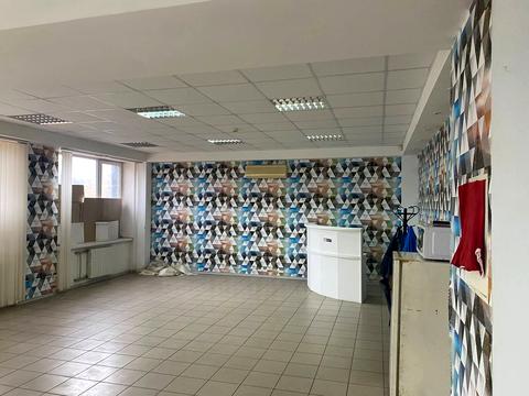 комерційна за адресою Березинська вул., 1