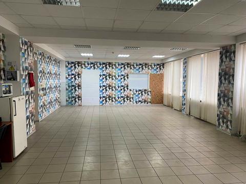 комерційна за адресою Березинська вул., 1