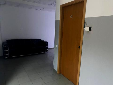 комерційна за адресою Березинська вул., 1