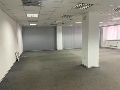 комерційна за адресою Березинська вул., 1