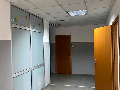 комерційна за адресою Березинська вул., 1