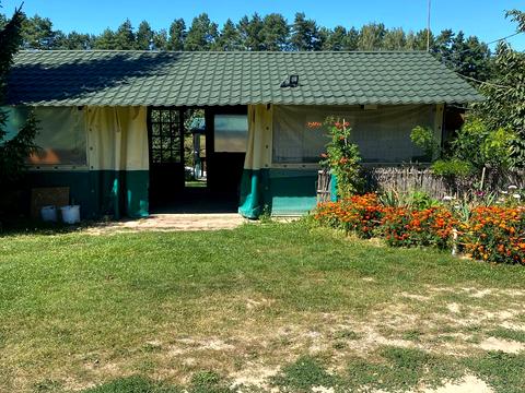 комерційна за адресою Лісова, 1