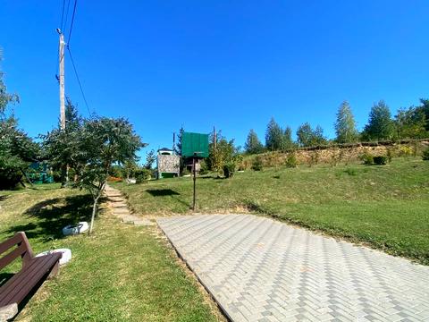 комерційна за адресою Лісова, 1