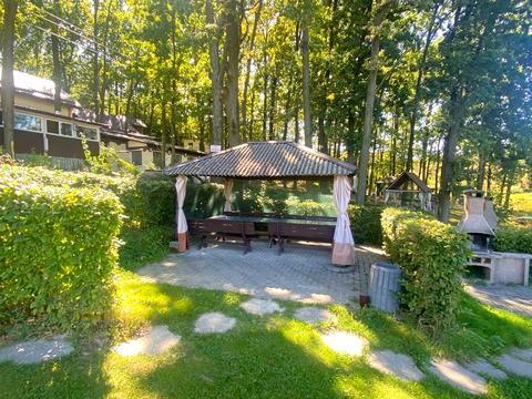 комерційна за адресою Лісова, 1