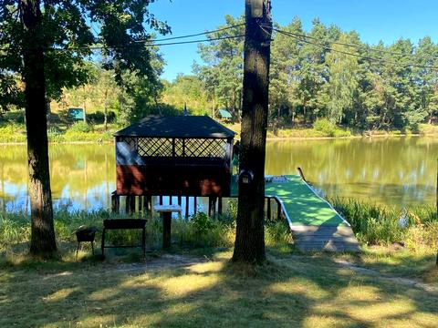 комерційна за адресою Лісова, 1