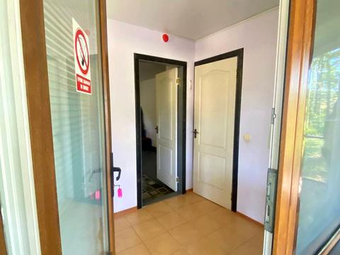 комерційна за адресою Лісова, 1