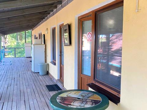 комерційна за адресою Лісова, 1