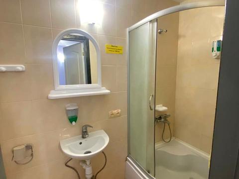 комерційна за адресою Лісова, 1