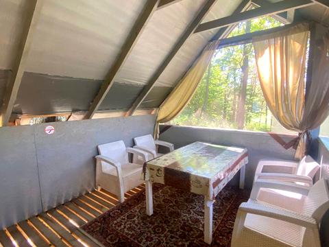 комерційна за адресою Лісова, 1