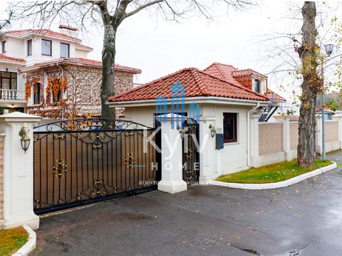 будинок за адресою с. Козин, Лугова