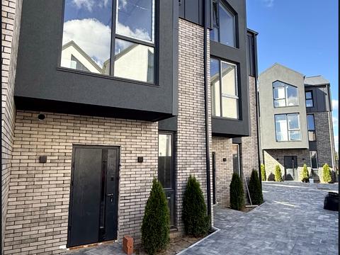 дом по адресу Івана Франка ул.