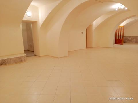 коммерческая по адресу Маяковского, 8