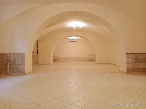 коммерческая по адресу Маяковского, 8