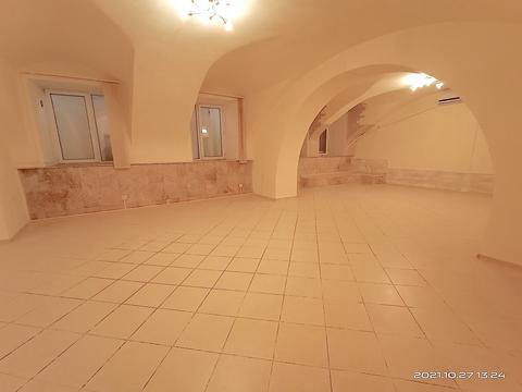 коммерческая по адресу Маяковского, 8