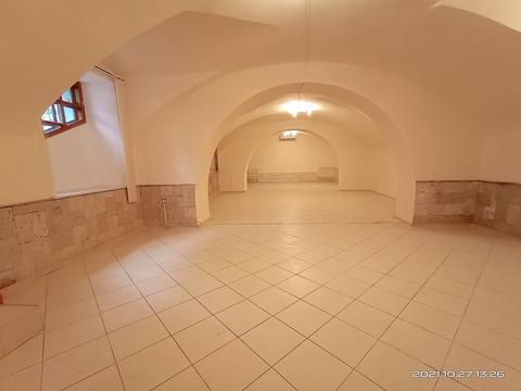 коммерческая по адресу Маяковского, 8