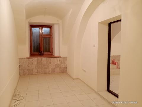 коммерческая по адресу Маяковского, 8