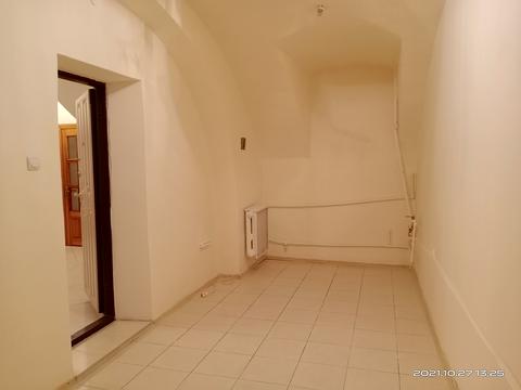 коммерческая по адресу Маяковского, 8