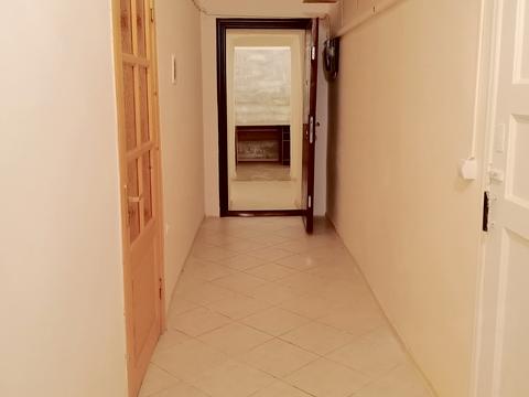 коммерческая по адресу Маяковского, 8