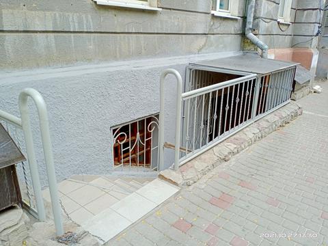 коммерческая по адресу Маяковского, 8