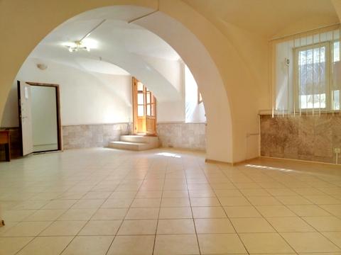 коммерческая по адресу Маяковского, 8