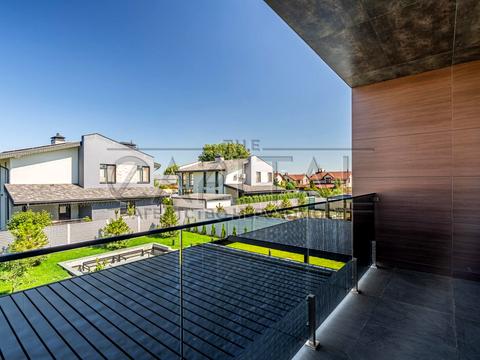 дом по адресу осіння, 6